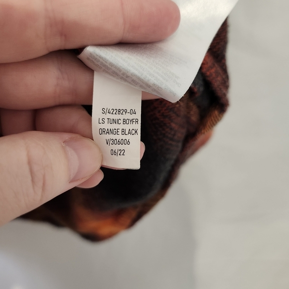 Old Navy Women's The Boyfriend Shirt Sz M Orange Black Plaid Swiftie Flannel‎ - Picture 6 of 8